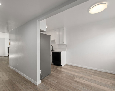 2337 Oak Street - Photo Thumbnail 11