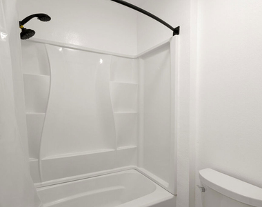 2337 Oak Street - Photo Thumbnail 30