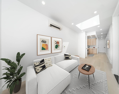 47 St Marks Place - Photo Thumbnail 3
