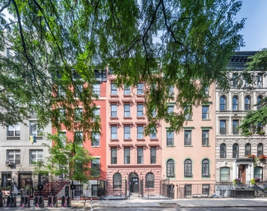 47 St Marks Place - Photo Thumbnail 10