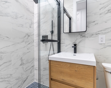 47 St Marks Place - Photo Thumbnail 8