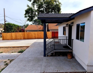 8836 Valencia St - Photo Thumbnail 15
