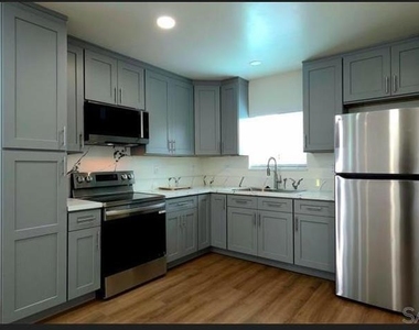 8836 Valencia St - Photo Thumbnail 12