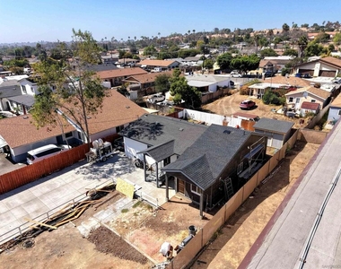 8836 Valencia St - Photo Thumbnail 1