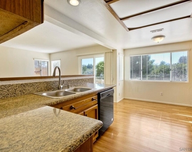 14718 Carmel Ridge Road - Photo Thumbnail 7