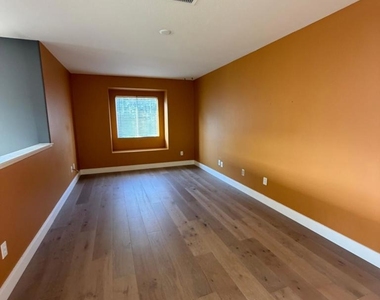 4912 Borders Street - Photo Thumbnail 15