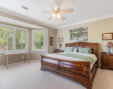 5405 Sunlight Street - Photo Thumbnail 4