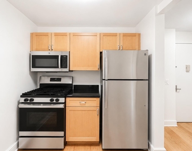 323 West 96th Street - Photo Thumbnail 6