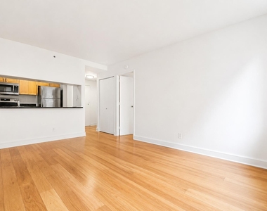 323 West 96th Street - Photo Thumbnail 4