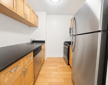 323 West 96th Street - Photo Thumbnail 5