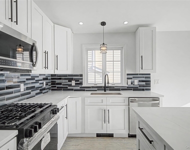 25 Clinton Street - Photo Thumbnail 17