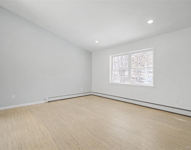 25 Clinton Street - Photo Thumbnail 7