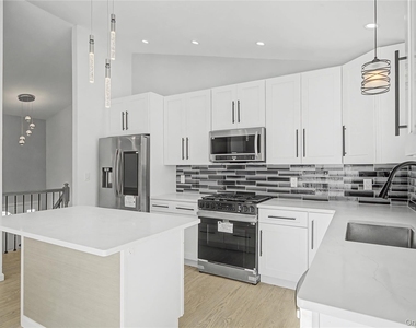 25 Clinton Street - Photo Thumbnail 15
