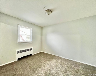 51 Baisley Avenue - Photo Thumbnail 10