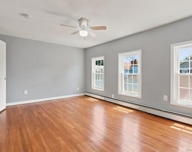 9 Arlington Place - Photo Thumbnail 9