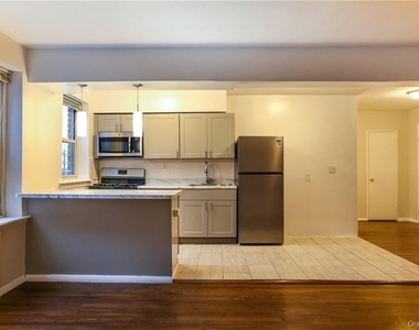730 Pelham Road - Photo Thumbnail 6