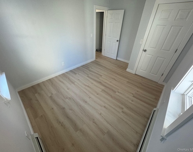 34 Bush Avenue - Photo Thumbnail 9