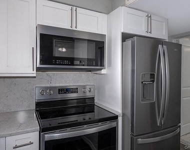 25 Tyler Street - Photo Thumbnail 2