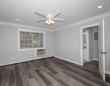 15 Spinnngwheel Road - Photo Thumbnail 6