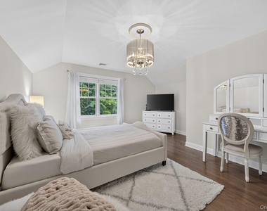 11 Sky View Court - Photo Thumbnail 22