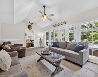 11 Sky View Court - Photo Thumbnail 16