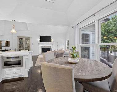 11 Sky View Court - Photo Thumbnail 10