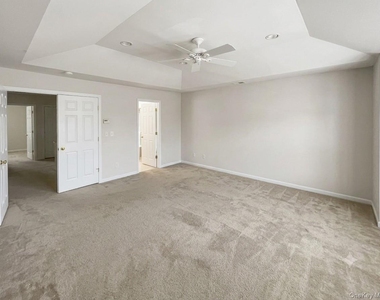61 N River Drive - Photo Thumbnail 9
