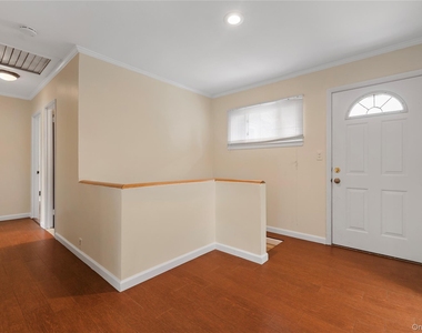 7 Kroll Street - Photo Thumbnail 2
