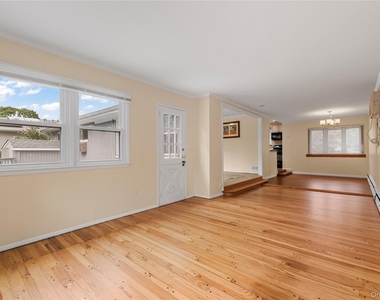 7 Kroll Street - Photo Thumbnail 11