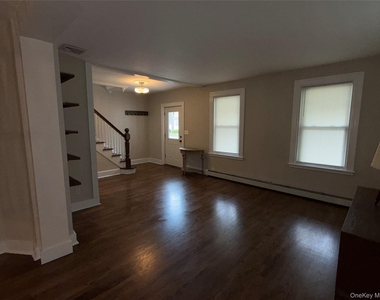 7 Broadway - Photo Thumbnail 7