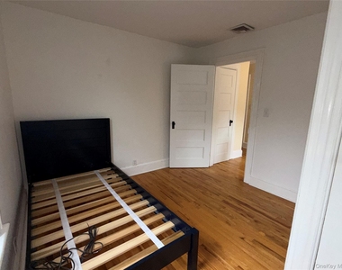 7 Broadway - Photo Thumbnail 20
