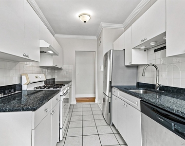 11 Alden Road - Photo Thumbnail 8
