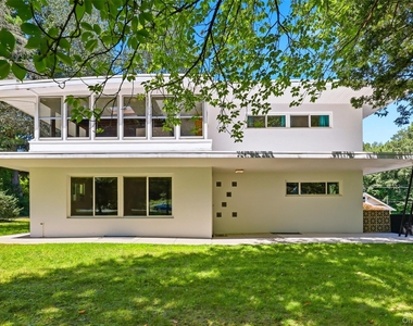 58 Carolyn Road E - Photo Thumbnail 2
