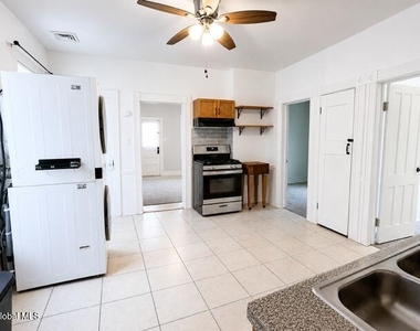 39 1/2 Milton Avenue - Photo Thumbnail 12