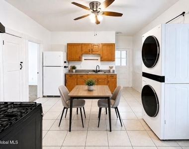 39 1/2 Milton Avenue - Photo Thumbnail 10