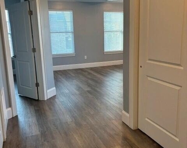 12 White Street - Photo Thumbnail 5