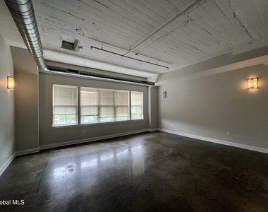 733 Broadway - Photo Thumbnail 10