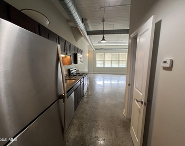 733 Broadway - Photo Thumbnail 6