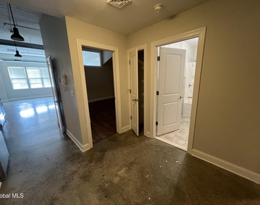 733 Broadway - Photo Thumbnail 4