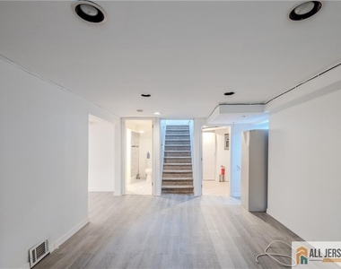 9 Haven Terrace - Photo Thumbnail 16