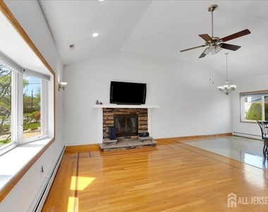 95 E Calvert Avenue - Photo Thumbnail 3