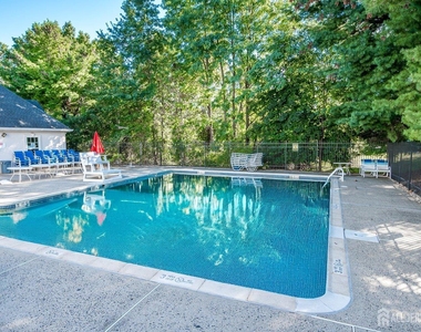 434 Waterford Drive - Photo Thumbnail 6