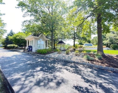 434 Waterford Drive - Photo Thumbnail 4
