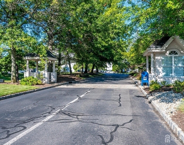 434 Waterford Drive - Photo Thumbnail 3