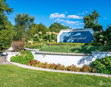 434 Waterford Drive - Photo Thumbnail 2