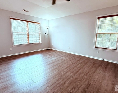 434 Waterford Drive - Photo Thumbnail 10