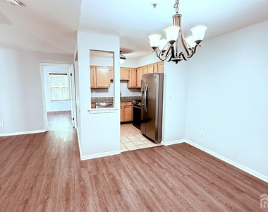 434 Waterford Drive - Photo Thumbnail 24