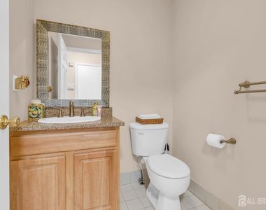 8 Edith Drive - Photo Thumbnail 19