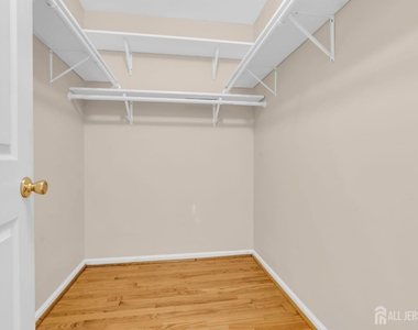 8 Edith Drive - Photo Thumbnail 29