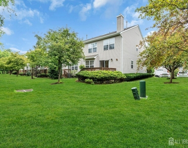 8 Edith Drive - Photo Thumbnail 42